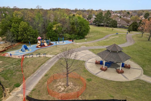 9668 LEEWARD SLOPES DR, Lakeland, TN 38002