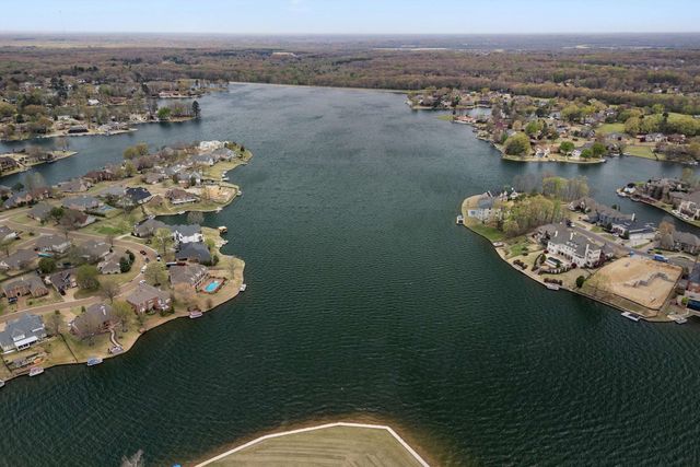 9668 LEEWARD SLOPES DR, Lakeland, TN 38002