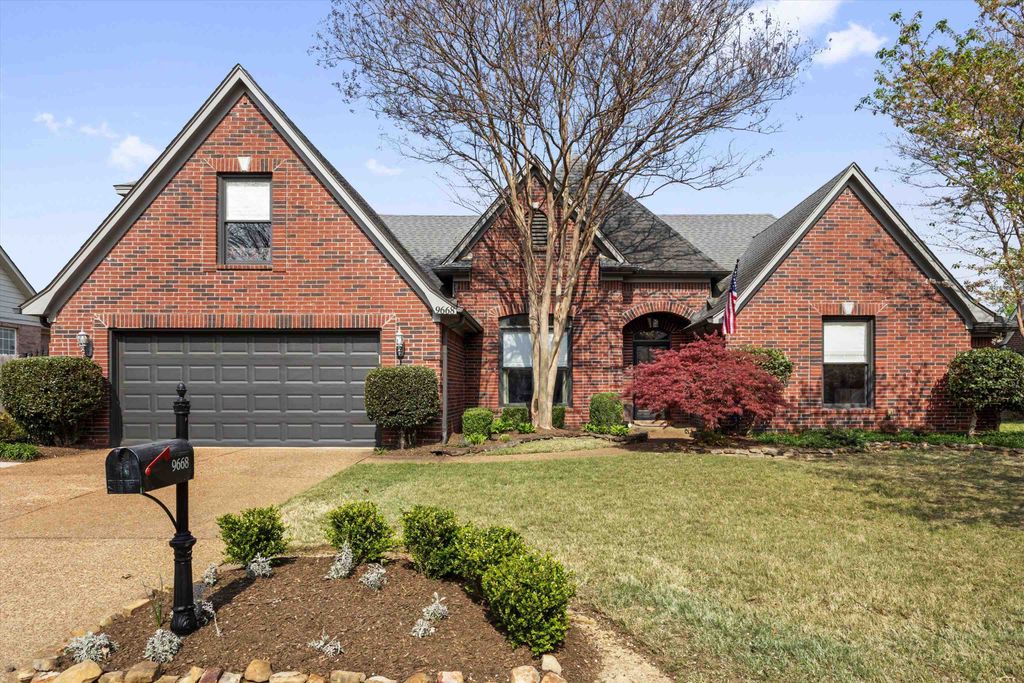 9668 LEEWARD SLOPES DR, Lakeland, TN 38002