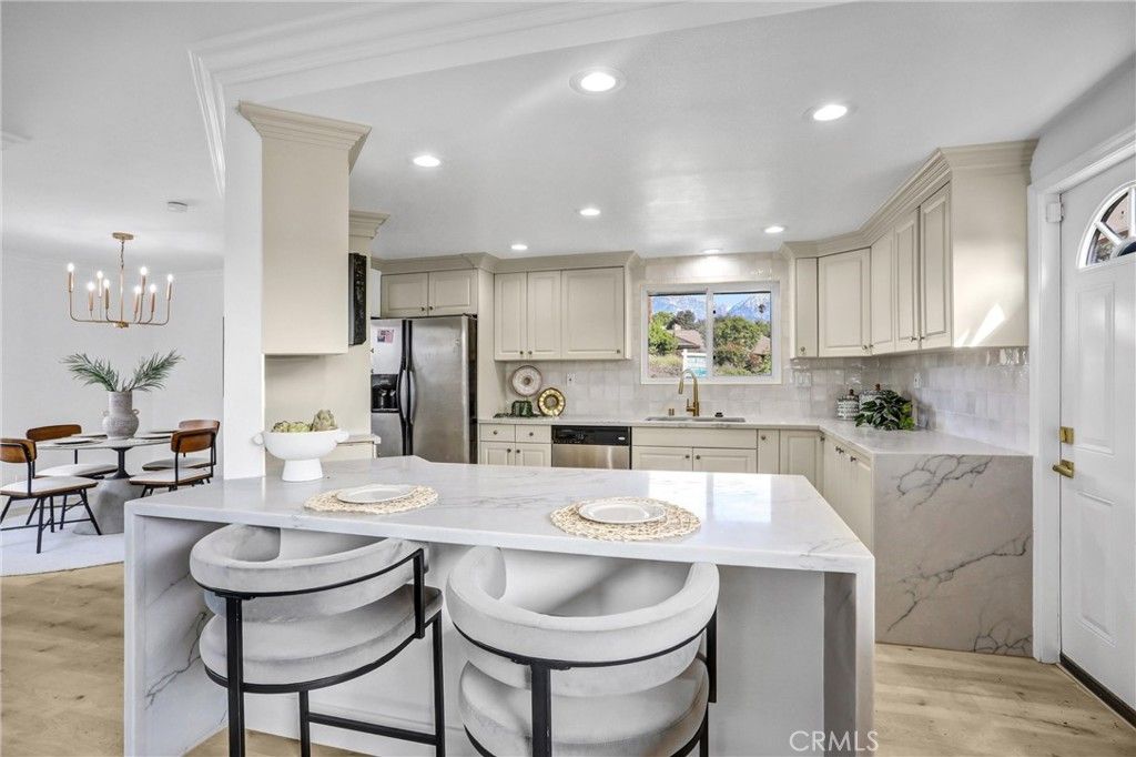 872 Huron, Claremont, CA 91711