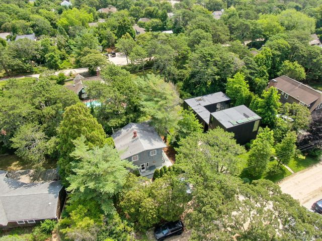 11 Devon Road, Amagansett, NY 11930