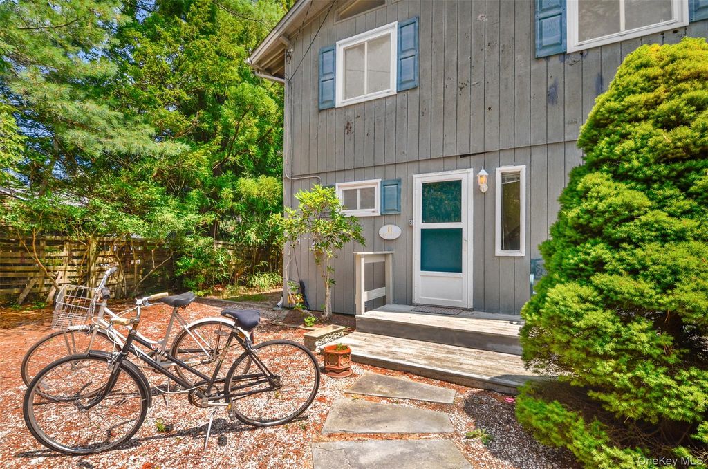 11 Devon Road, Amagansett, NY 11930