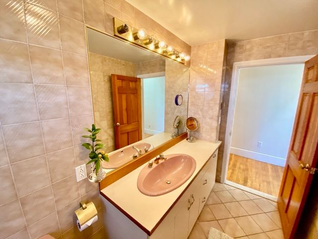 208 Rawson Road 3, Brookline, MA 02445