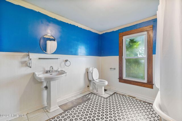 612 W Main Street, Mount Olive, NC 28365