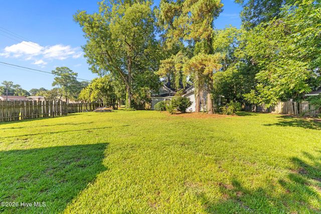 612 W Main Street, Mount Olive, NC 28365