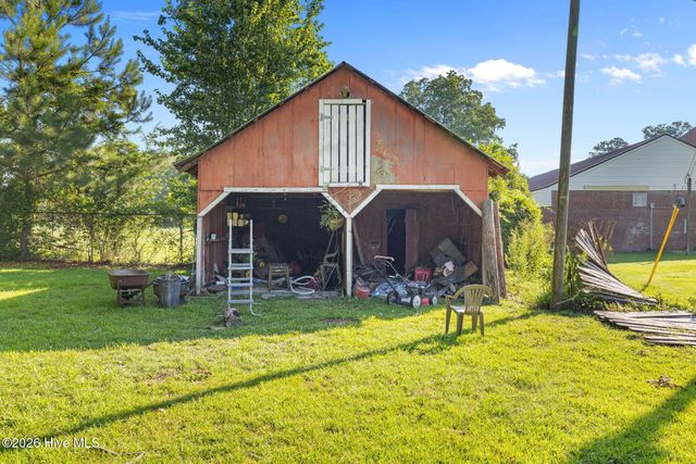 612 W Main Street, Mount Olive, NC 28365