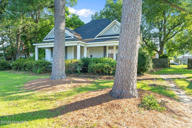 612 W Main Street, Mount Olive, NC 28365