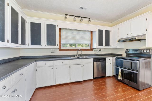 612 W Main Street, Mount Olive, NC 28365