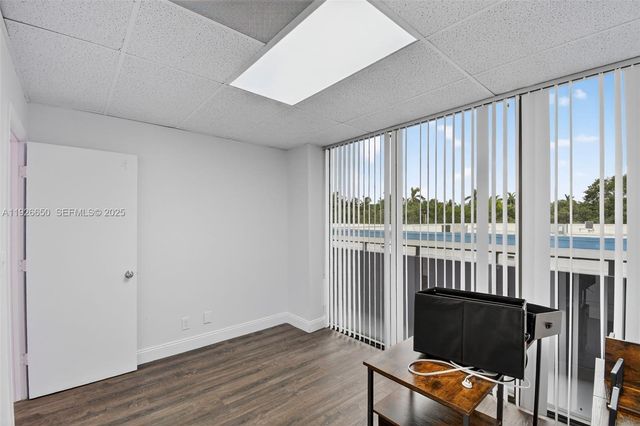 3801 N University Dr 313, Sunrise, FL 33351