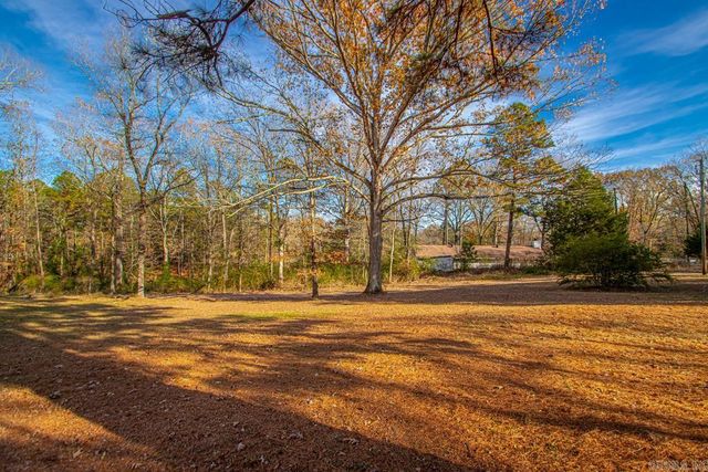 8614 Hicks Rd, Mabelvale, AR 72103
