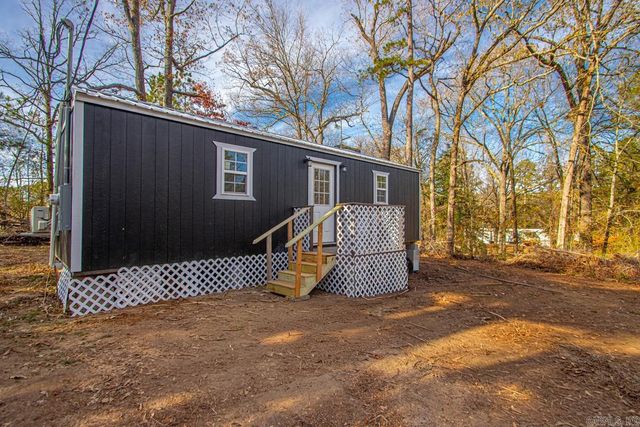 8614 Hicks Rd, Mabelvale, AR 72103