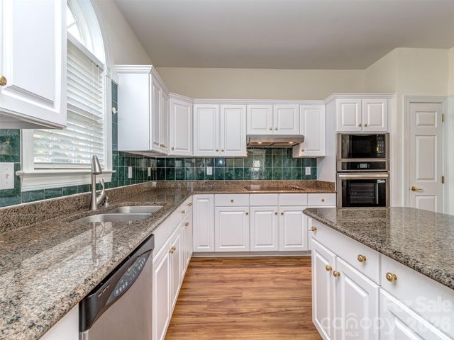 6416 Red Maple Drive, Charlotte, NC 28277