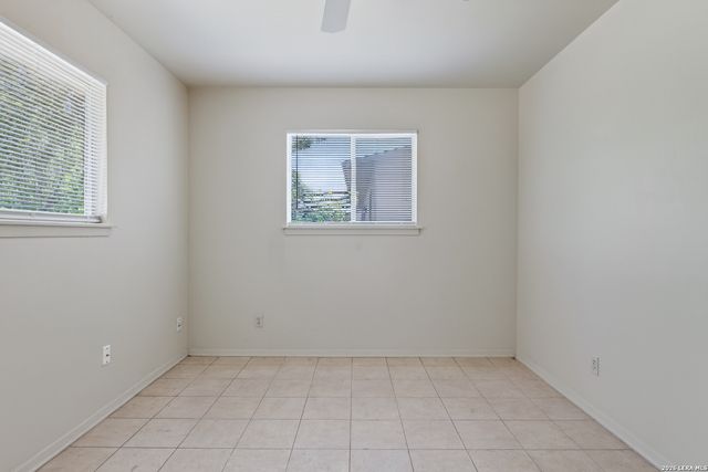 1037 VALLEY FORGE DR, Schertz, TX 78154