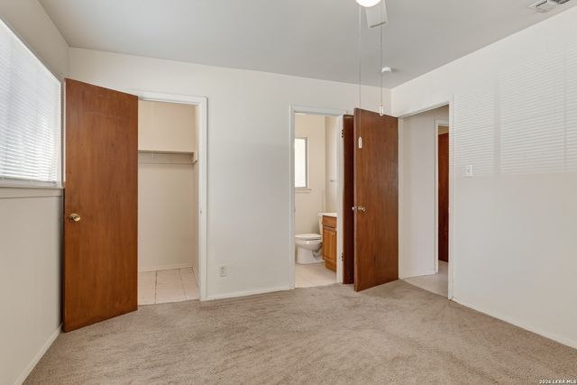 1037 VALLEY FORGE DR, Schertz, TX 78154