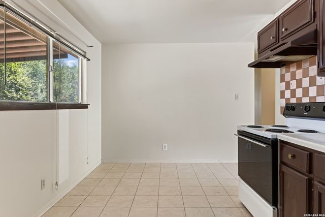 1037 VALLEY FORGE DR, Schertz, TX 78154