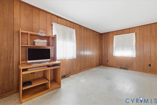 110 Birch Ave, Colonial Heights, VA 23834