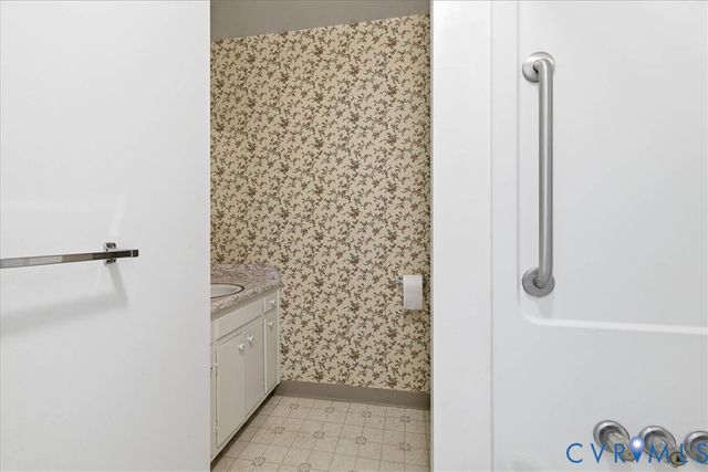 110 Birch Ave, Colonial Heights, VA 23834