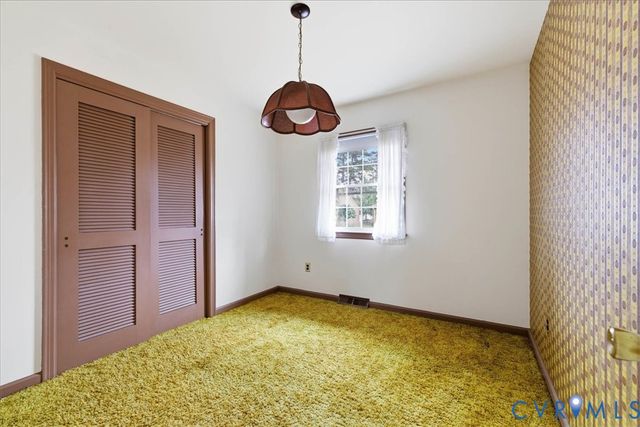 110 Birch Ave, Colonial Heights, VA 23834