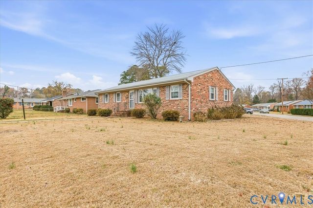 110 Birch Ave, Colonial Heights, VA 23834