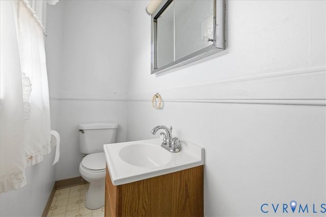 110 Birch Ave, Colonial Heights, VA 23834