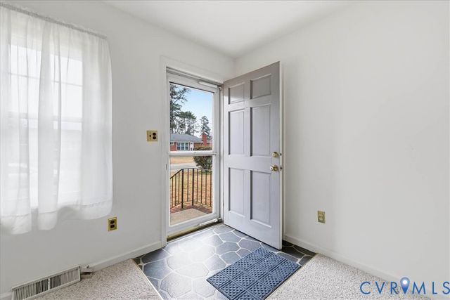 110 Birch Ave, Colonial Heights, VA 23834