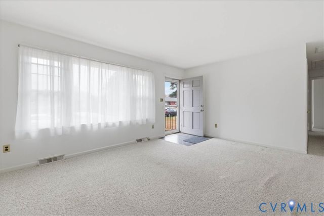 110 Birch Ave, Colonial Heights, VA 23834