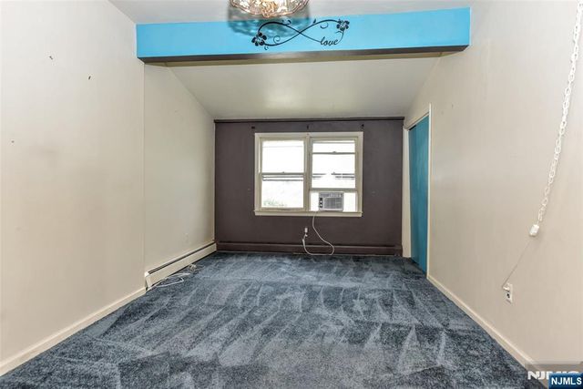 224 Romain Avenue, Pompton Lakes, NJ 07442