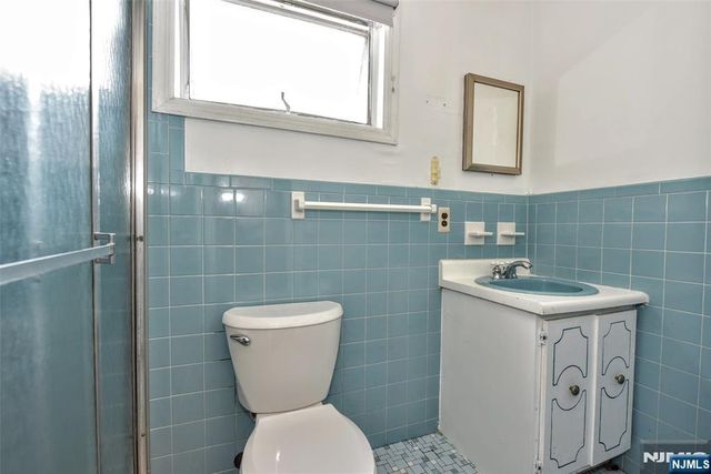 224 Romain Avenue, Pompton Lakes, NJ 07442
