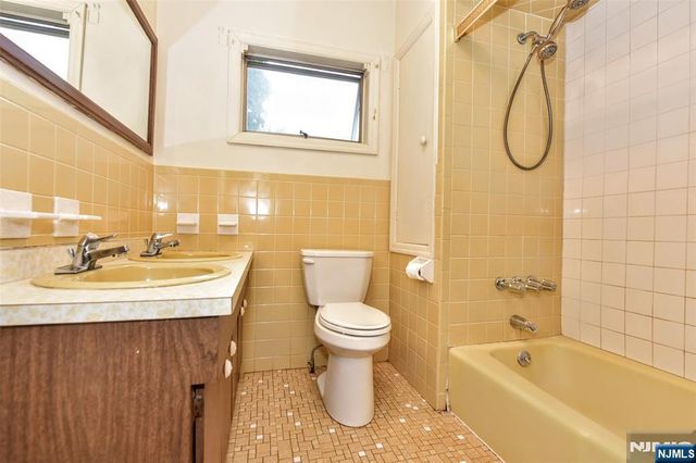 224 Romain Avenue, Pompton Lakes, NJ 07442