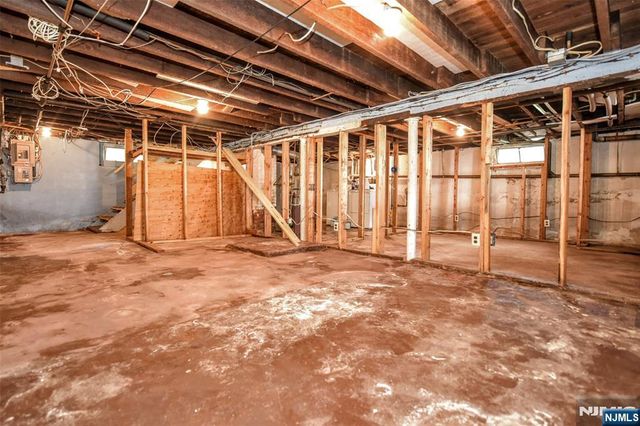 224 Romain Avenue, Pompton Lakes, NJ 07442