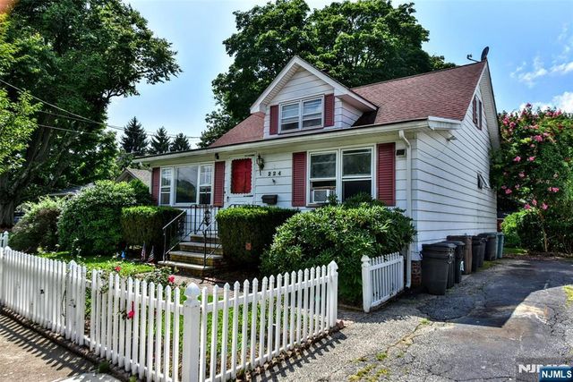 224 Romain Avenue, Pompton Lakes, NJ 07442
