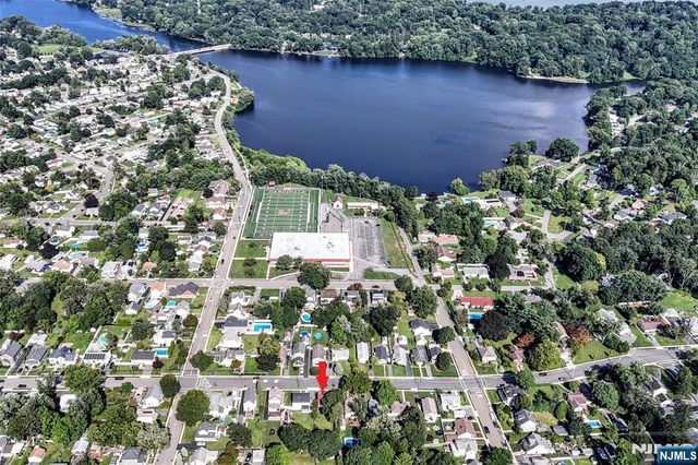 224 Romain Avenue, Pompton Lakes, NJ 07442