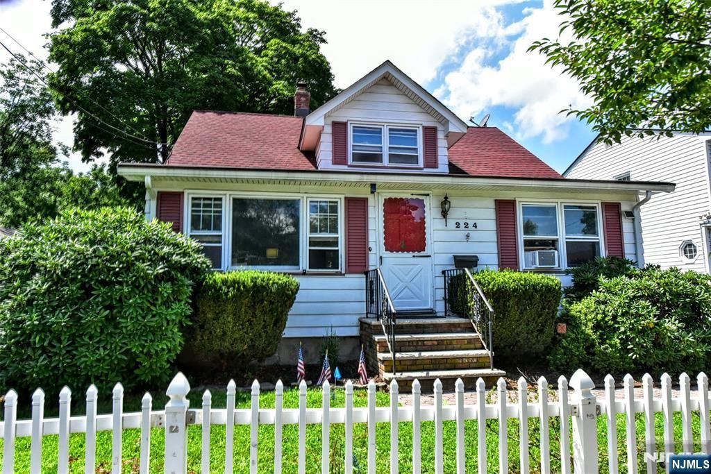 224 Romain Avenue, Pompton Lakes, NJ 07442