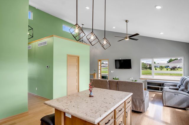 300 Matson St, Newton, KS 67114