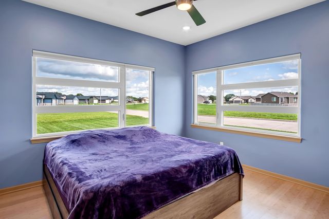 300 Matson St, Newton, KS 67114