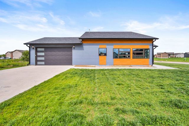 300 Matson St, Newton, KS 67114