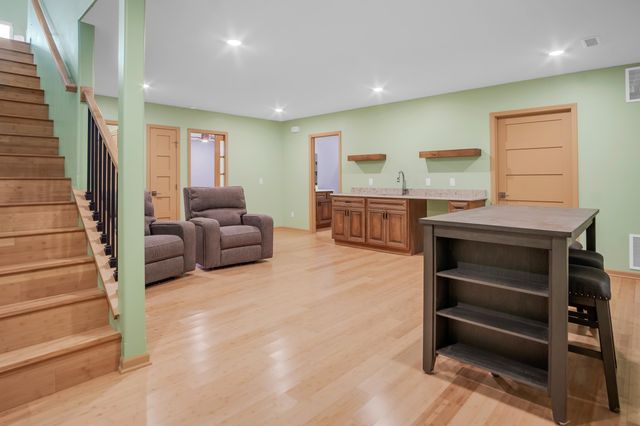 300 Matson St, Newton, KS 67114