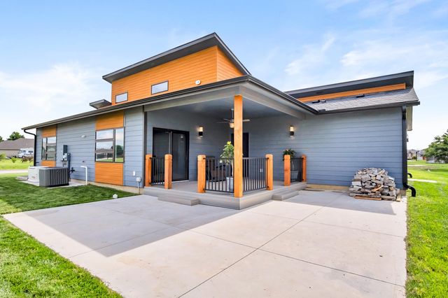 300 Matson St, Newton, KS 67114