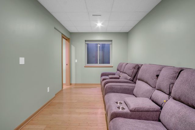 300 Matson St, Newton, KS 67114