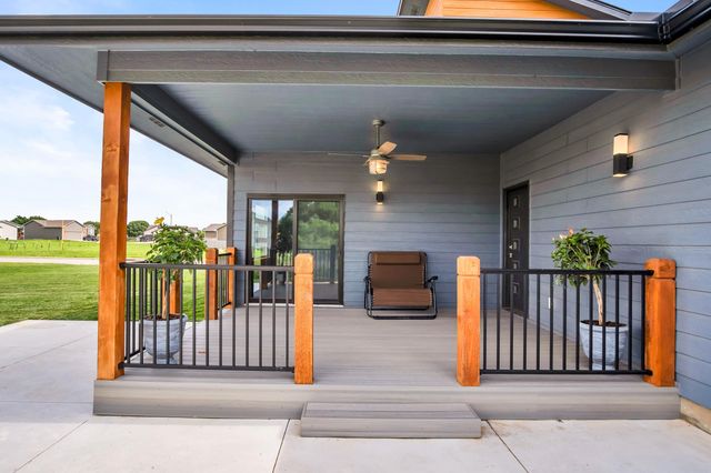 300 Matson St, Newton, KS 67114