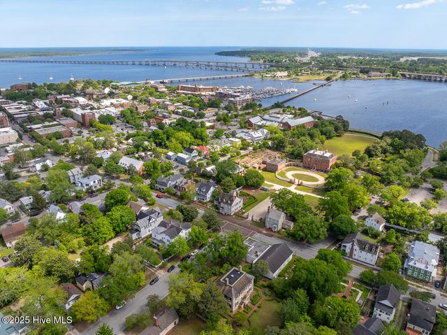 2406 Starling Lane, New Bern, NC 28562