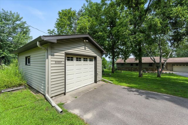 25397 W Comfort Drive, Wyoming, MN 55025