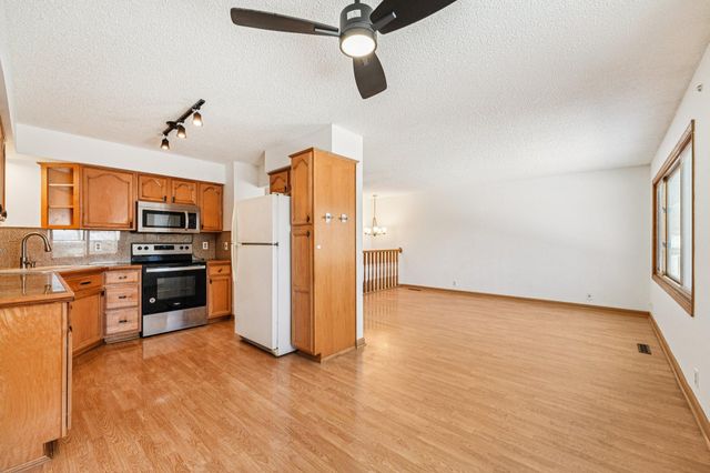 9205 29th Avenue N, New Hope, MN 55427