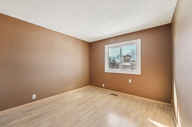 9205 29th Avenue N, New Hope, MN 55427