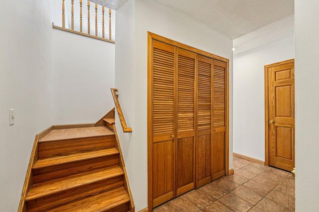 9205 29th Avenue N, New Hope, MN 55427