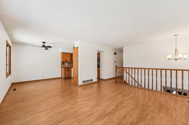 9205 29th Avenue N, New Hope, MN 55427