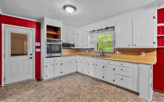 4678 Saints Delight Church Road, Kernersville, NC 27284