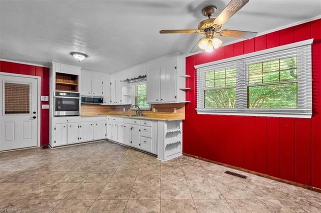 4678 Saints Delight Church Road, Kernersville, NC 27284