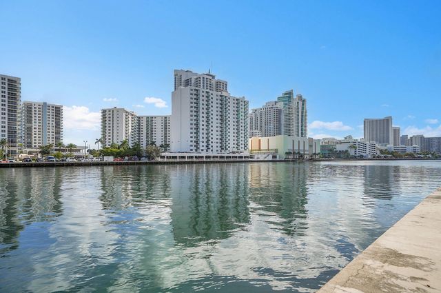 1000 Parkview Drive 306, Hallandale Beach, FL 33009