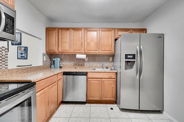 1000 Parkview Drive 306, Hallandale Beach, FL 33009